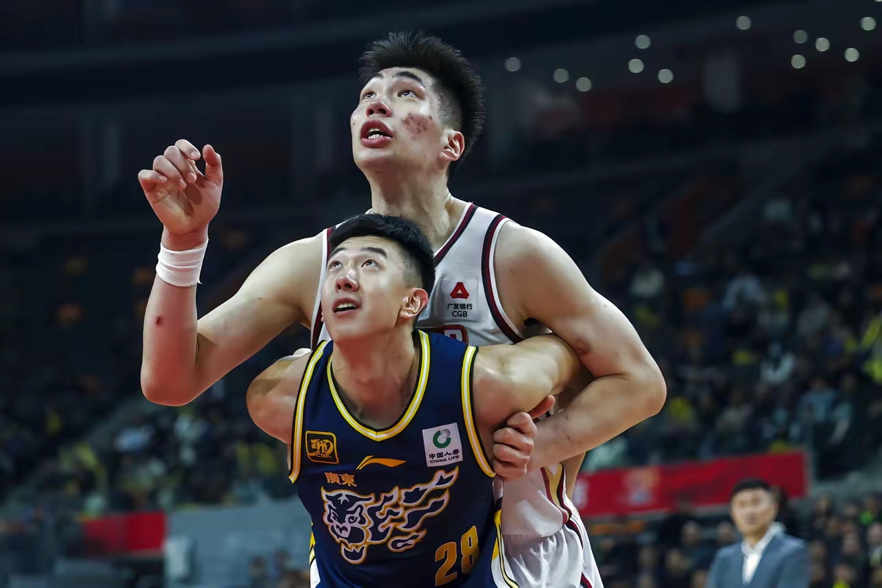 华体会官网 -包含赛前体能课后，毕尔巴鄂竞技官宣签约备战CBA季后赛，话题不断，轮换策略成焦点的词条