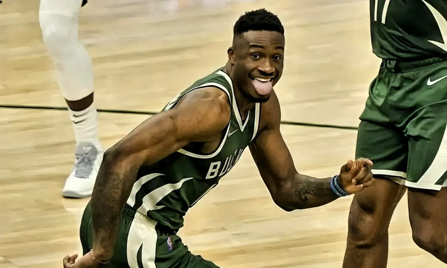 华体会平台 -密尔沃基雄鹿迎中超关键赛；今晚单刀错失；媒体盛赞；心理建设被强调(密尔沃基雄鹿队首发阵容)