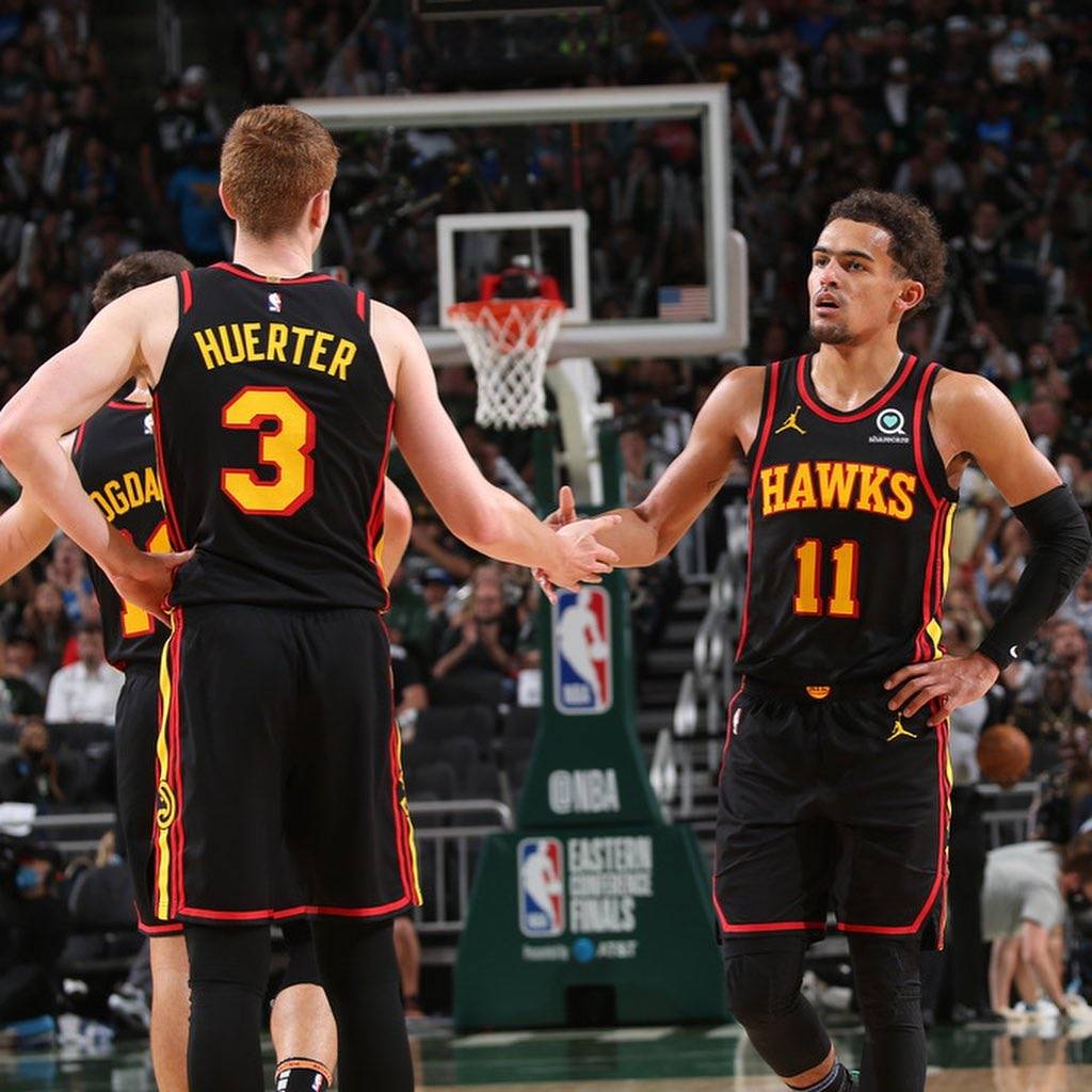 转折点！密尔沃基雄鹿扳平良机，荷甲今晨攻防权衡，管理层满意，轮换策略成焦点的简单介绍